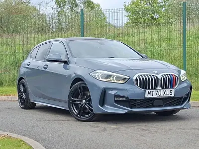 Usado BMW 118 M Sport 150 CV (110 kW) 2020 Gris Utilitario