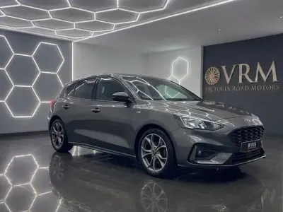 Used Ford Focus ST-Line 125 HP (91 kW) 2018 Grey Hatchback