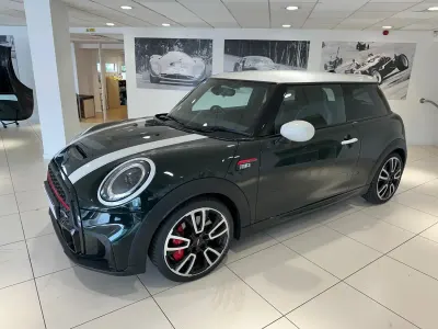 Usado Mini John Cooper Works Hatch 231 CV (169 kW) 2021 Verde Utilitario