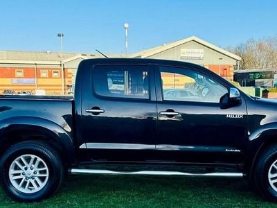 Used Toyota HiLux 171 HP (125 kW) 2013 Black Pickup