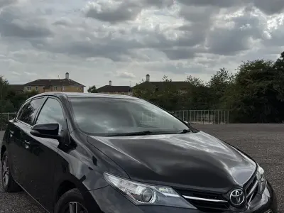 Used Toyota Auris Multidrive S 132 HP (97 kW) 2015 Hatchback