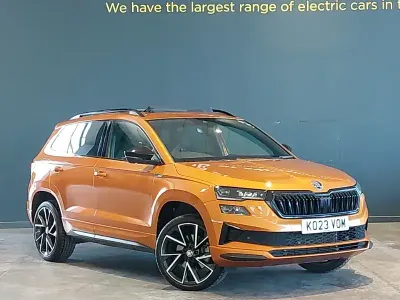 Begagnad Skoda Karoq SportLine 150 HK (110 kW) 2023 Orange SUV