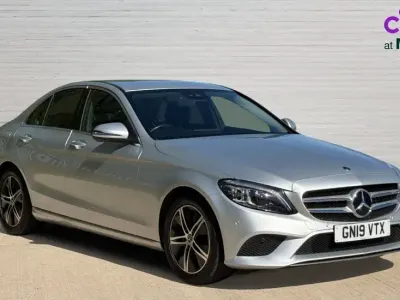 Usado Mercedes C200 Premium 184 HP (135 kW) 2019 Prateado