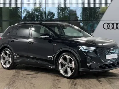 Usado Audi Q4 e-tron Black Edition 210 kW (286 HP) 2024 Preto SUV