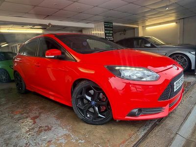 Used Ford Focus ST 250 HP (183 kW) 2014 Red Hatchback