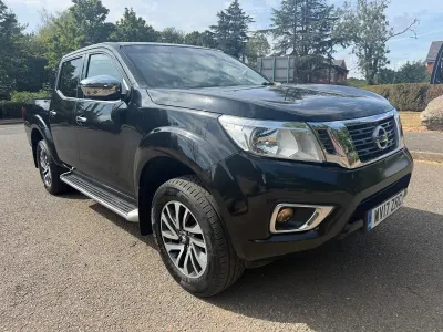 Used Nissan Navara N-Connecta 190 HP (139 kW) 2017 Black Pickup
