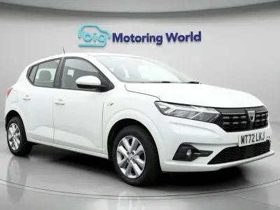 Used Dacia Sandero Comfort 91 HP (66 kW) 2022 White Hatchback