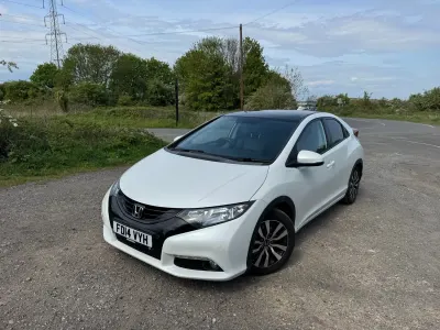 Używany Honda Civic SR 120 KM (88 kW) 2014 Biały Hatchback