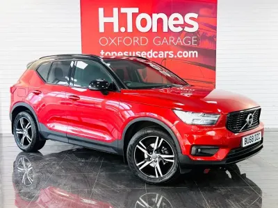 Used Volvo XC40 R-Design 156 HP (114 kW) 2018 Red SUV