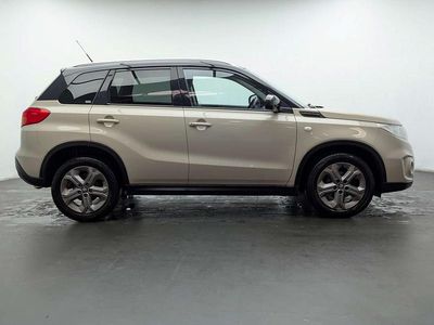 Used Suzuki Vitara SZ-T 120 HP (88 kW) 2017 Cream/black SUV