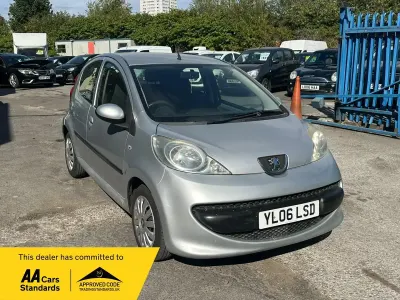 Used Peugeot 107 68 HP (50 kW) 2006 Silver Hatchback