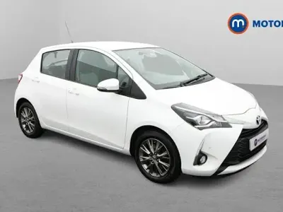 Used Toyota Yaris 111 HP (81 kW) 2019 White Hatchback