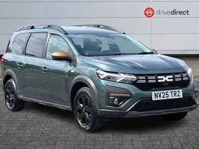 Used Dacia Jogger Extreme 141 HP (103 kW) 2025 Green MPV