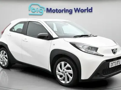 Used Toyota Aygo X PURE 72 HP (52 kW) 2024 White SUV