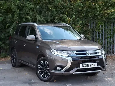 Used Mitsubishi Outlander P-HEV 200 HP (147 kW) 2018 Brown SUV