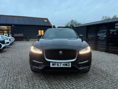 Second-hand Jaguar F-Pace R-Sport 2017 Negru SUV