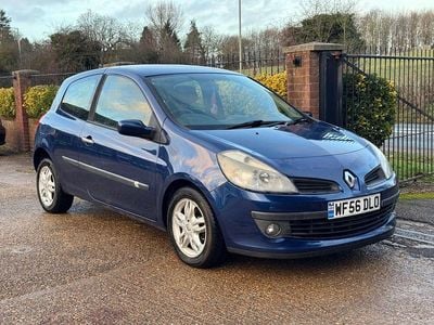 Blue Used 2006 Renault Clio II Dynamique Hatchback | £795