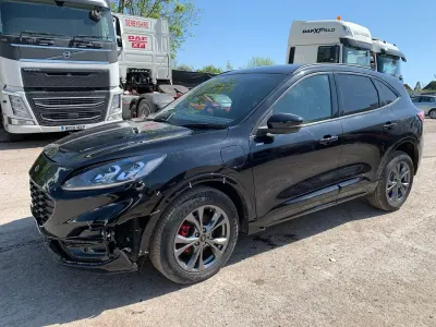 Usado Ford Kuga ST-Line 225 HP (165 kW) 2022 Preto SUV