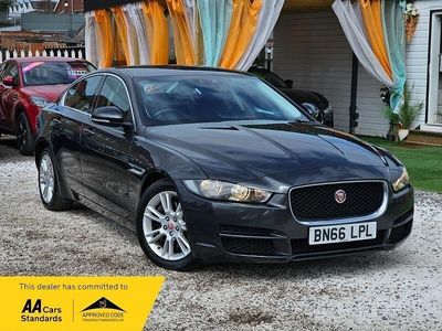 Used Jaguar XE Prestige 180 HP (132 kW) 2016 Grey Sedan