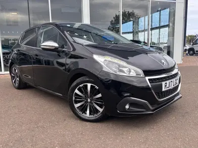 Used Peugeot 82 Allure Premium 2017 Hatchback