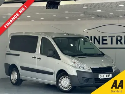 Used Peugeot TePee Comfort 98 HP (72 kW) 2013 Silver MPV