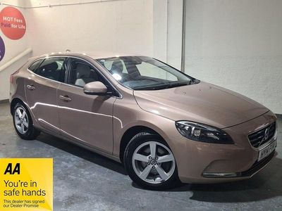 Used Volvo V40 SE 120 HP (88 kW) 2014 Bronze Estate