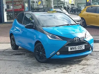 Used Toyota Aygo X-cite 68 HP (50 kW) 2016 Blue Hatchback