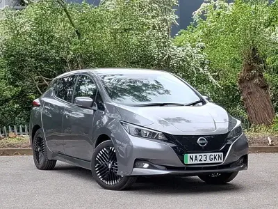 Gebraucht Nissan Leaf N-Connecta 110 kW (150 PS) 2023 Grau Kleinwagen