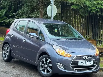 Usado Hyundai ix20 SE 125 CV (91 kW) 2017 Gris Utilitario