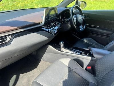 Used Toyota C-HR 120 HP (88 kW) 2019 Grey SUV