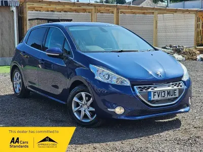 Used Peugeot 208 Allure 70 HP (51 kW) 2013 Blue Hatchback