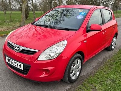 Used Hyundai i20 Comfort 2012 Red Hatchback