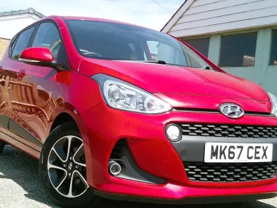 Used Hyundai i10 Premium 66 HP (48 kW) 2017 Red Hatchback