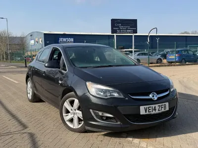 Used Vauxhall Astra SRi 136 HP (100 kW) 2014 Black Hatchback