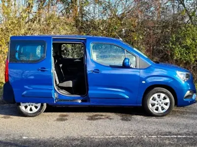 Used Vauxhall Combo S 130 HP (95 kW) 2019 Blue MPV
