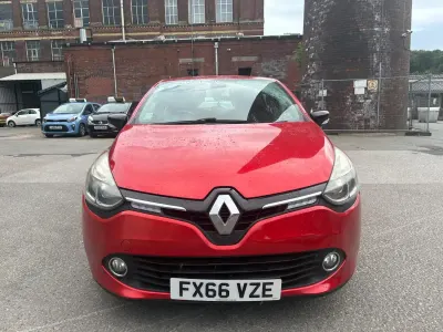 Used Renault Clio Dynamique 90 HP (66 kW) 2016 Red Hatchback