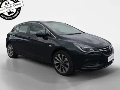 Used Vauxhall Astra 100 HP (73 kW) 2016 Green Hatchback