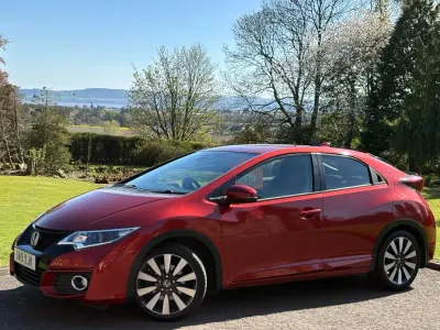 Begagnad Honda Civic SE Plus 142 HK (104 kW) 2015 Röd Halvkombi