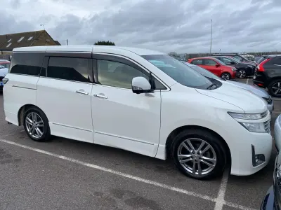 Używany Nissan Elgrand 2021 Biały