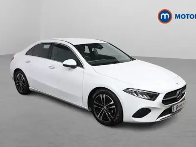 Begagnad Mercedes A180 Executive 136 HK (100 kW) 2024 Vit Sedan