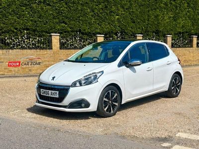 Second-hand Peugeot 208 Allure Premium 2016 Alb Hatchback