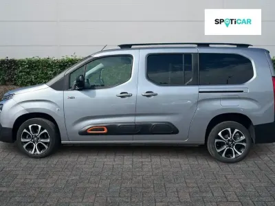 Używany Citroën Berlingo XTR 128 KM (94 kW) 2023 Szary Minivan