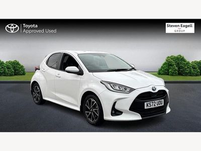 Used Toyota Yaris Hybrid Design 2023 White Hatchback