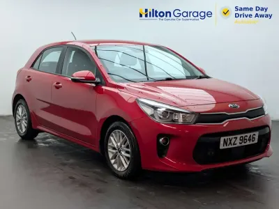 Begagnad Kia Rio 83 HK (61 kW) 2019 Röd Halvkombi
