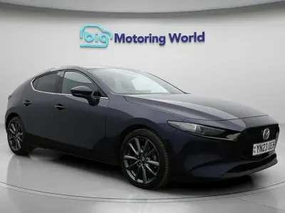 Begagnad Mazda 3 Inclusive 122 HK (89 kW) 2023 Blå Halvkombi