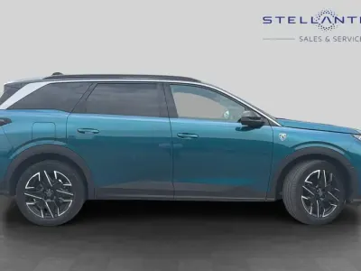 Usado Peugeot 5008 GT 134 CV (98 kW) 2025 Azul SUV