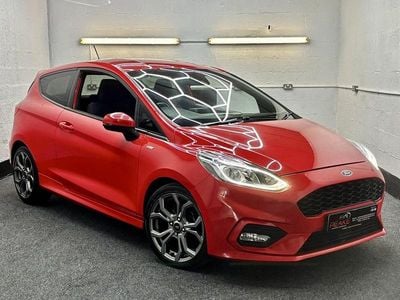 Begagnad Ford Fiesta ST-Line 100 HK (73 kW) 2018 Röd Halvkombi