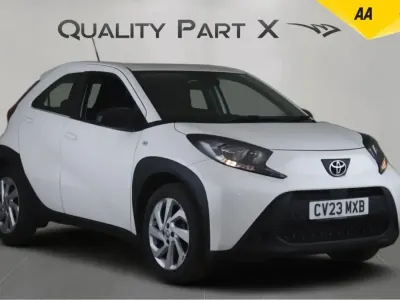 Used Toyota Aygo X PURE 72 HP (52 kW) 2023 White SUV