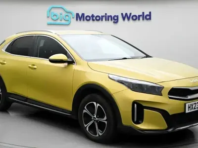Usado Kia XCeed 141 HP (103 kW) 2023 Amarelo SUV