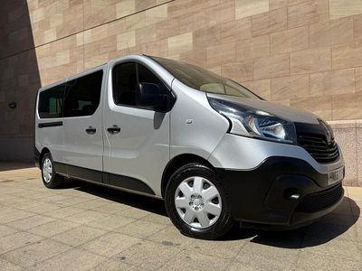 Begagnad Renault Trafic Business 2016 Silver Minibuss
